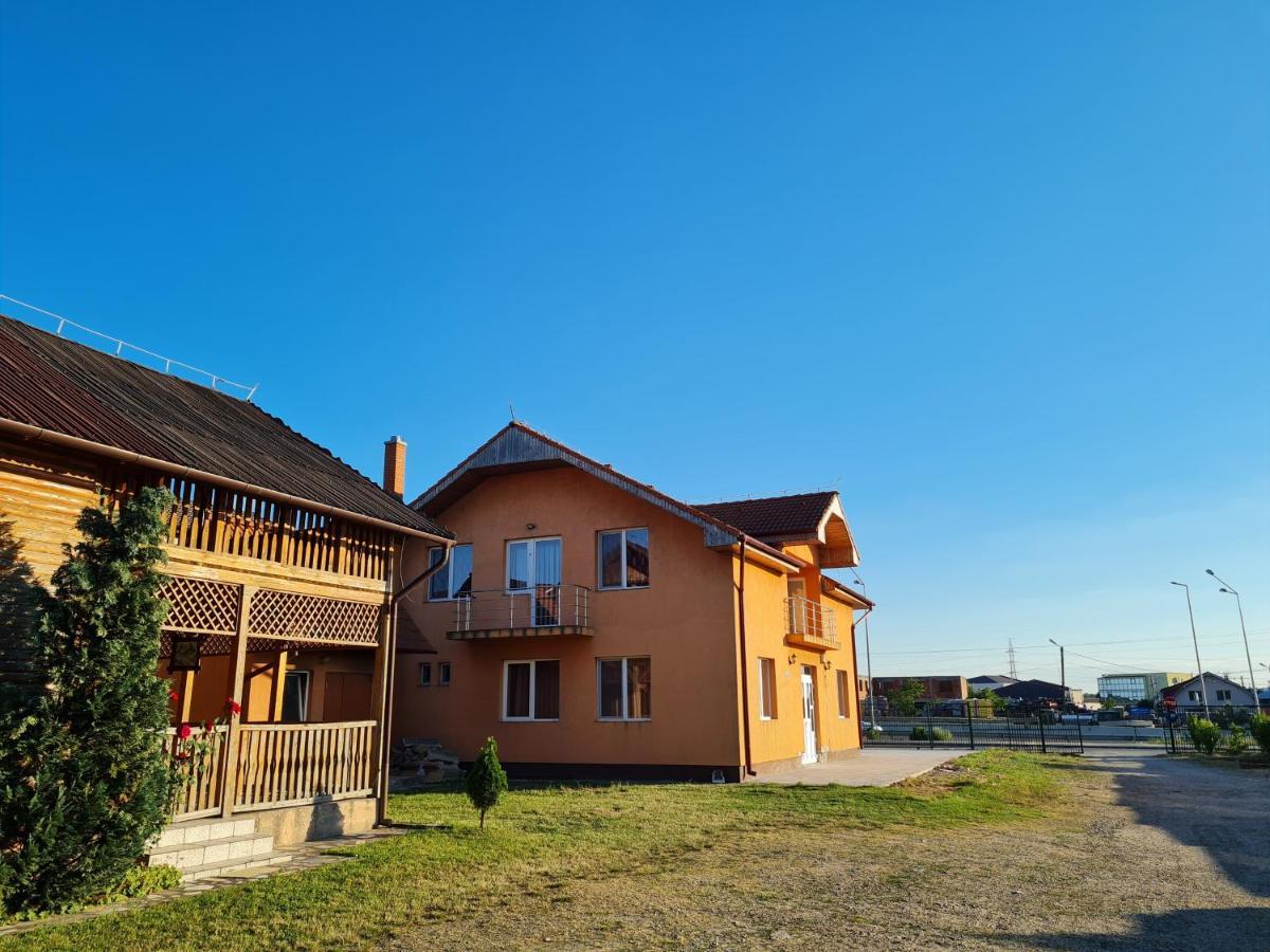 Pensiunea Sanziana Hotell Oradea Eksteriør bilde
