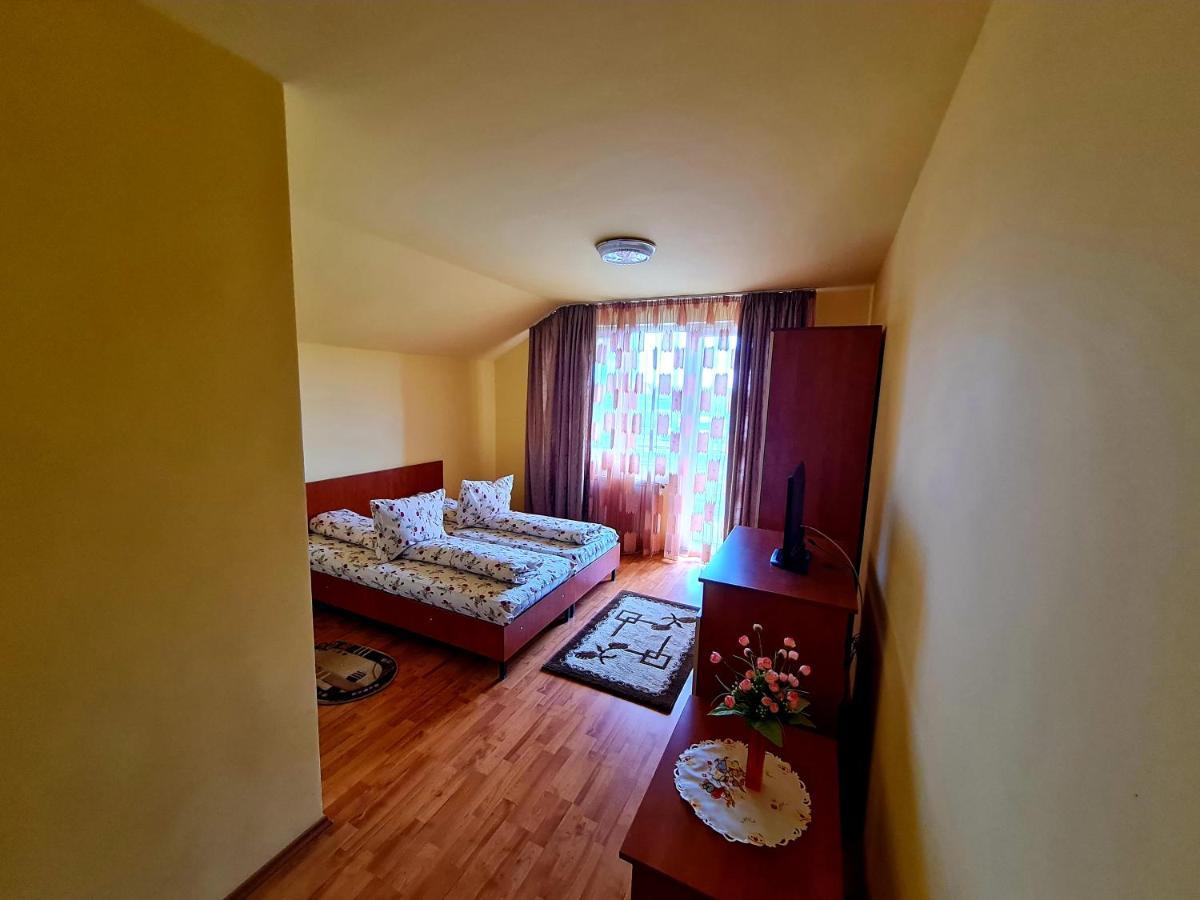 Pensiunea Sanziana Hotell Oradea Eksteriør bilde