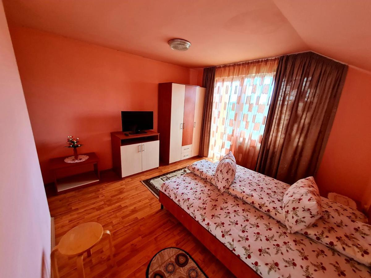 Pensiunea Sanziana Hotell Oradea Eksteriør bilde