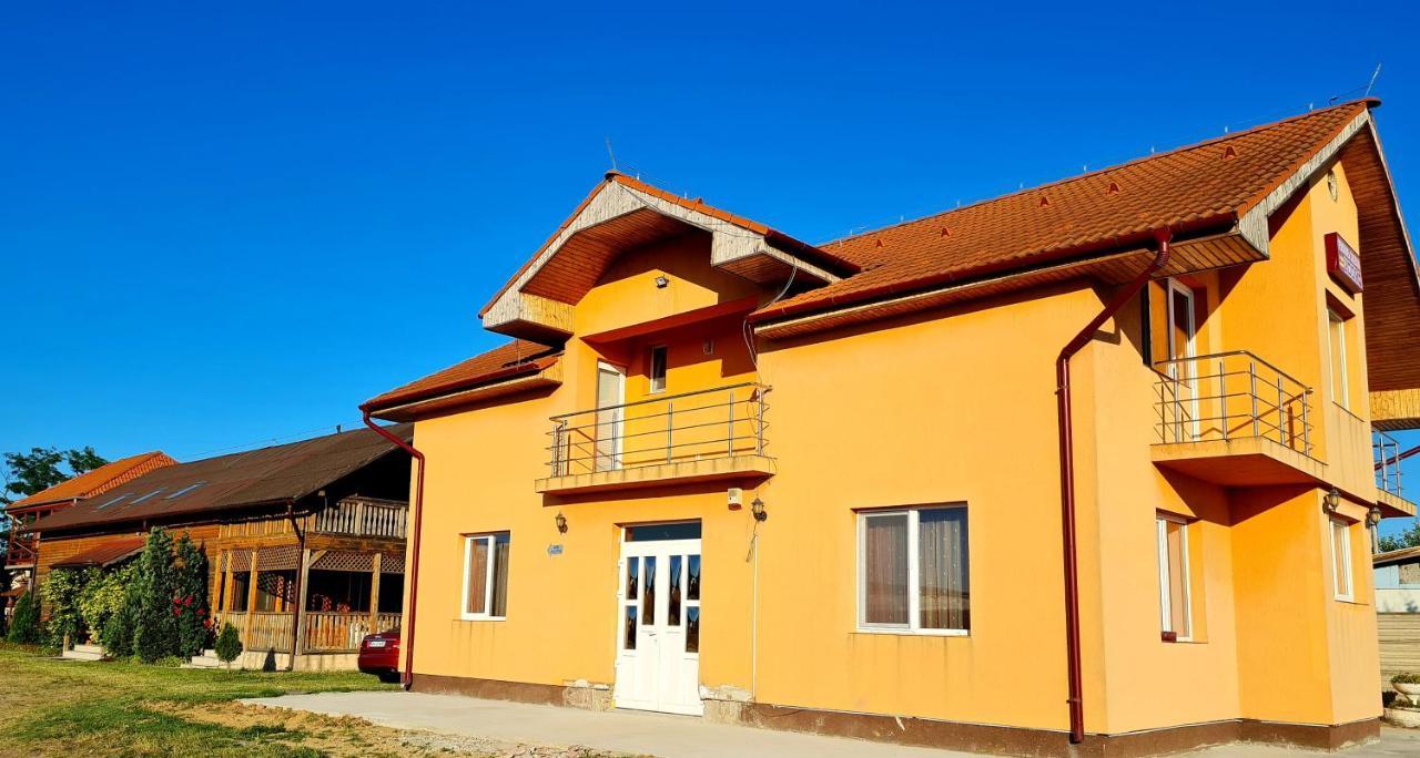 Pensiunea Sanziana Hotell Oradea Eksteriør bilde