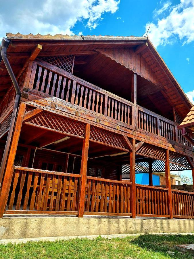 Pensiunea Sanziana Hotell Oradea Eksteriør bilde